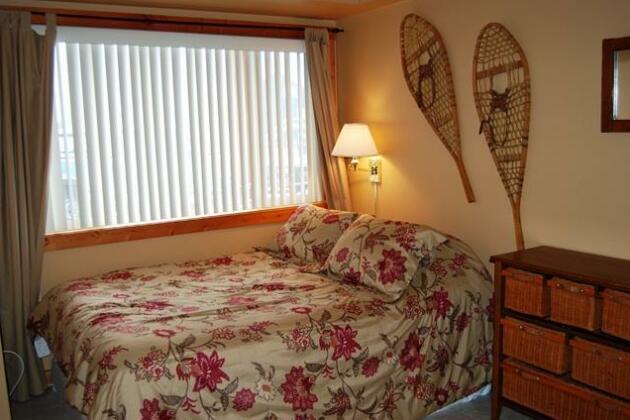 Outlaws Inn by Apex Accommodations - Photo2