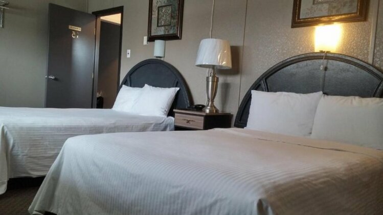 Interlake Motel - Photo3