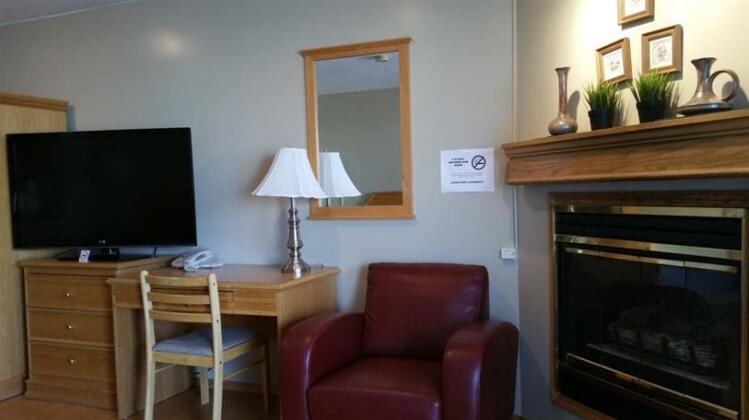 Athabasca Lodge Motel - Photo5