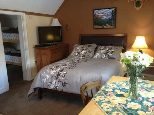 Holiday Lodge Bed and Breakfast - Photo5