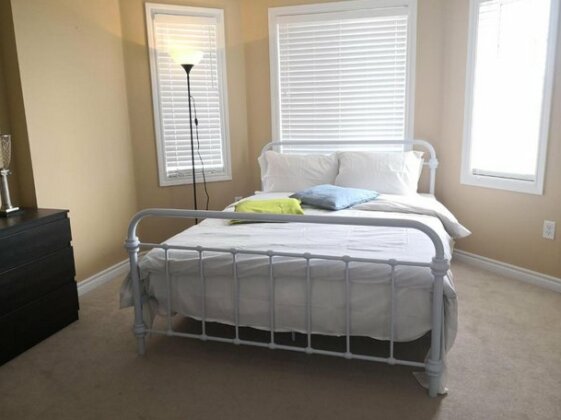 Welcoming Bright & Comfortable Bedroom B - Photo3