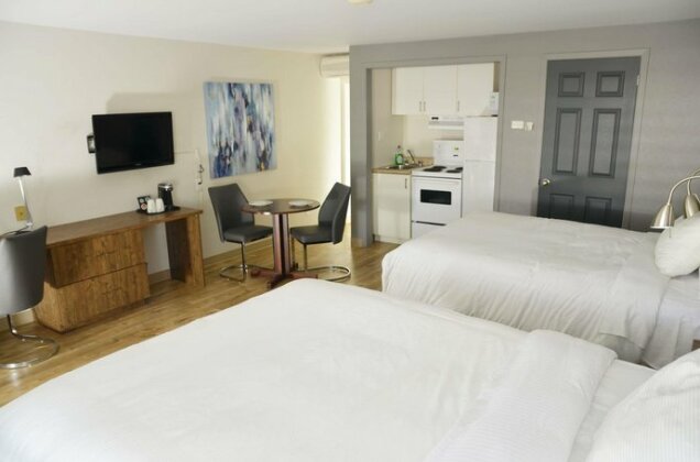Dannys Hotel Suites SureStay Collection by Best Western - Photo4
