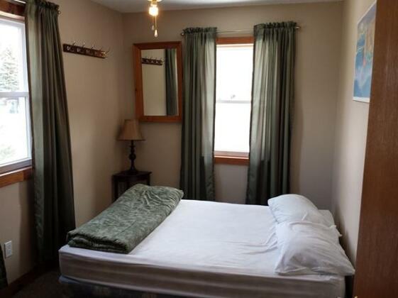 Blue Mountain Rentals - 4 Bedroom Loft across - Photo4