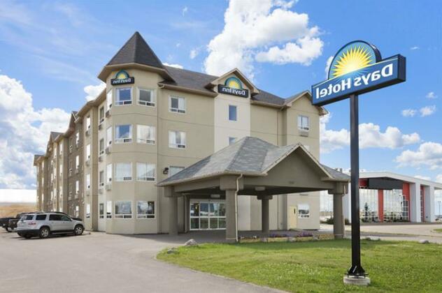 Days Inn by Wyndham Bonnyville - Photo3