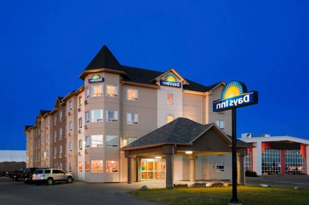 Days Inn by Wyndham Bonnyville - Photo4