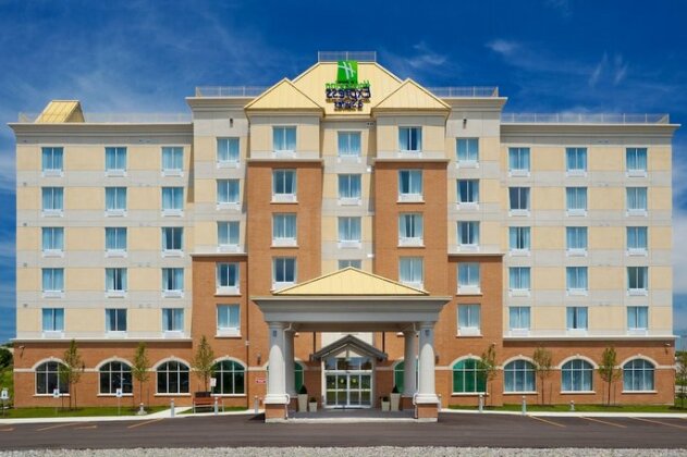 Holiday Inn Express & Suites Clarington - Bowmanville - Photo2