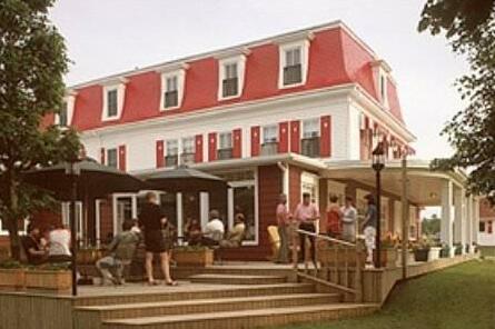 Shaw's Hotel & Cottages - Photo2