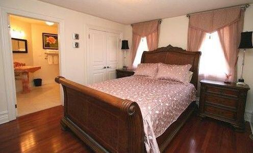 Pine Breeze Bed and Breakfast - Photo4