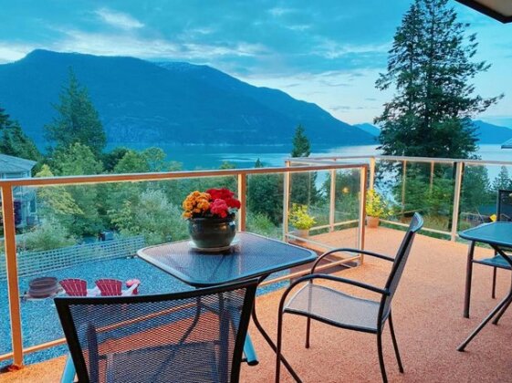 Brand new BEAUTIFUL home with BREATHTAKING views - Photo2