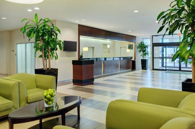 Holiday Inn Burlington Hotel & Conference Centre - Photo2