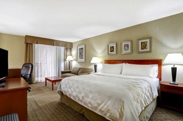 Holiday Inn Burlington Hotel & Conference Centre - Photo4