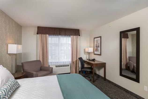 Best Western Plus Chestermere Hotel - Photo3