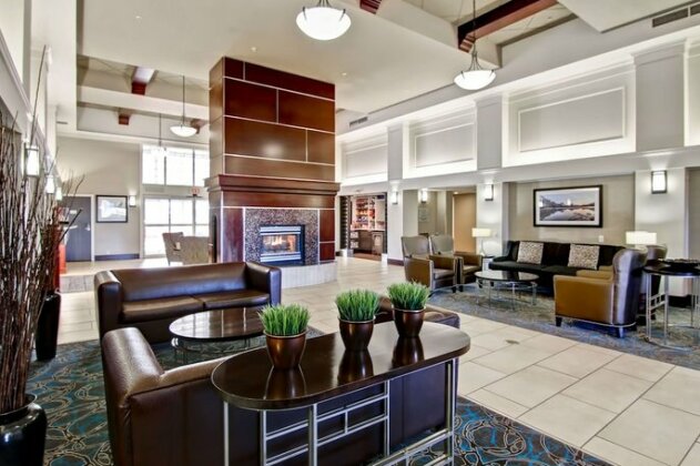 Hampton Inn & Suites by Hilton Calgary-Airport - Photo2