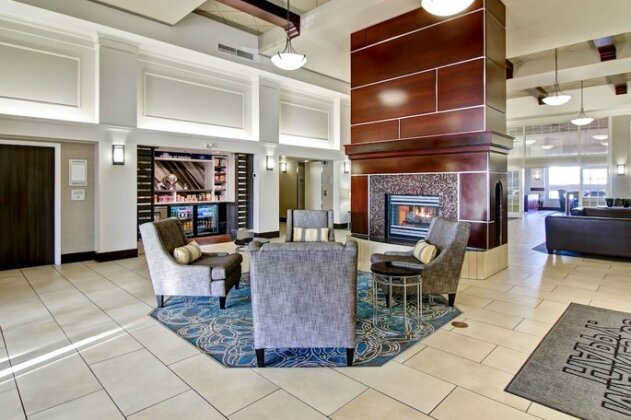 Hampton Inn & Suites by Hilton Calgary-Airport - Photo3