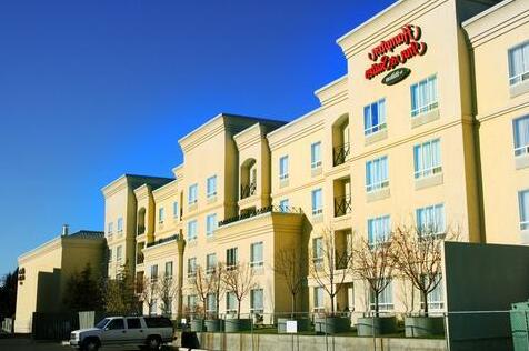 Hampton Inn & Suites by Hilton Calgary University NW - Photo2