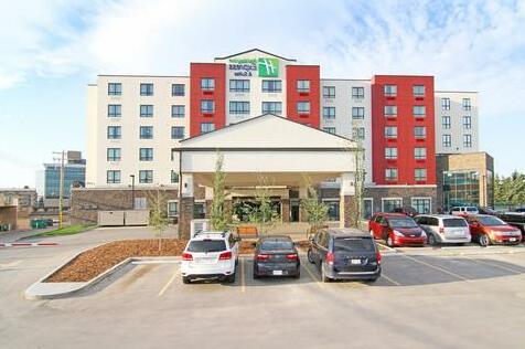 Holiday Inn Express and Suites Calgary University - Photo3