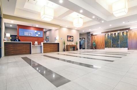 Holiday Inn Express and Suites Calgary University - Photo5