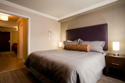 Sandman Hotel & Suites Calgary South - Photo5