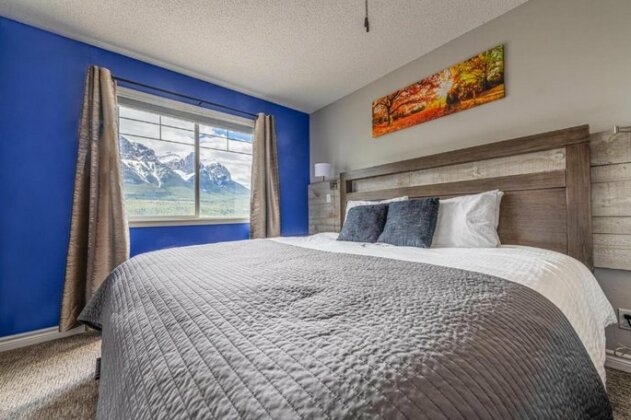 Banff Boundary Lodge - Mountain View 2 Bedrooms Unit - Photo4