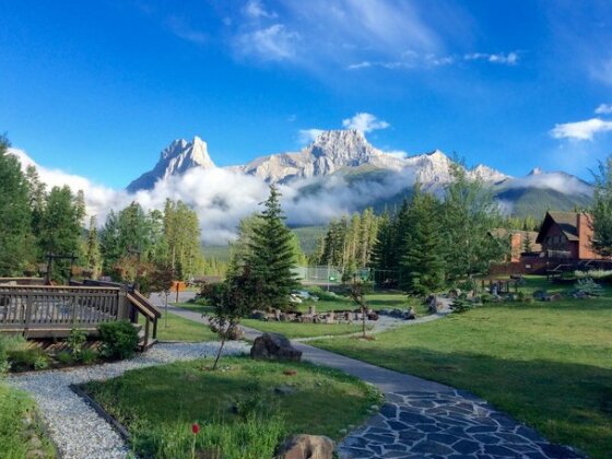 Banff Gate Mountain Resort - Photo2