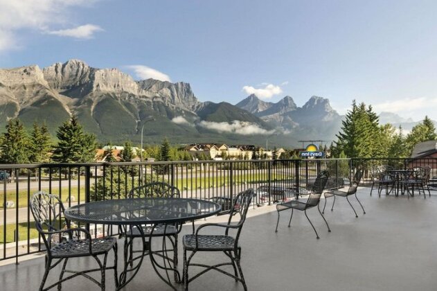 Days Inn by Wyndham Canmore - Photo2