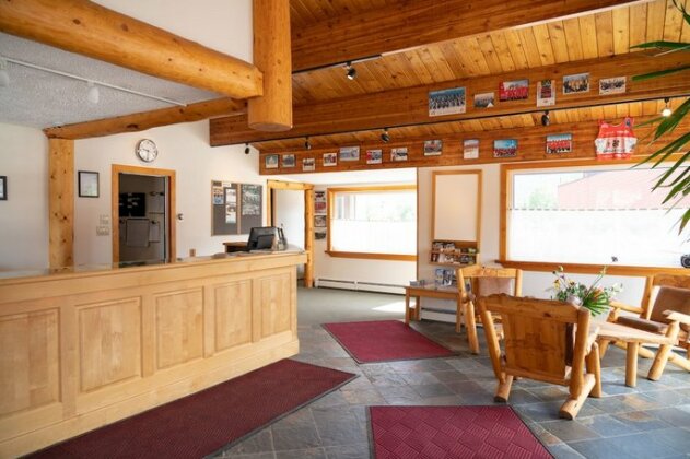 Rocky Mountain Ski Lodge - Photo3