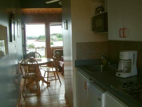 Beach & Breeze Cottages - Photo5