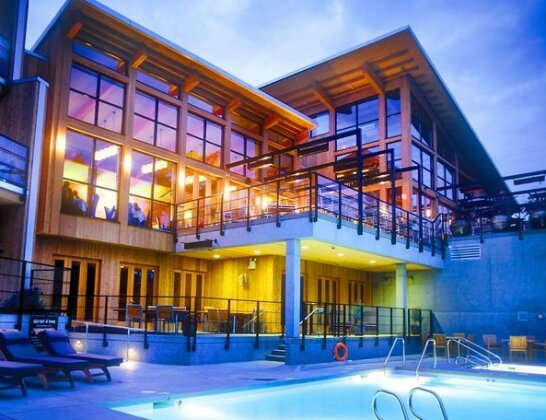 Brentwood Bay Resort & Spa