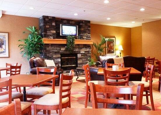 Pomeroy Inn and Suites Chetwynd - Photo3