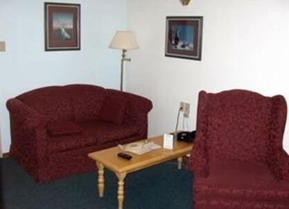 Polar Inn & Suites - Photo4