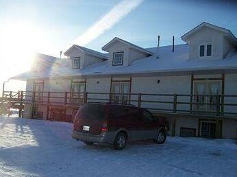 North Adventure Inn - Photo3