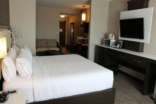 Holiday Inn Express & Suites Cold Lake - Photo3