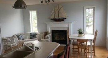 The Lakefront House - Photo2
