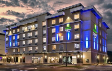 Holiday Inn Express & Suites Victoria-Colwood