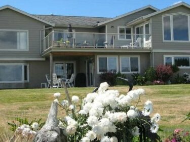 Royal Roads Oceanfront Vacation Rental