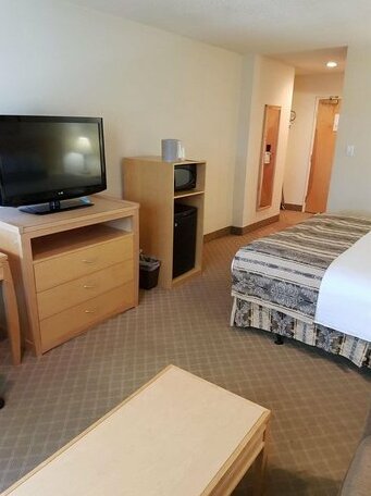 SureStay Plus Hotel by Best Western Coquitlam - Photo4