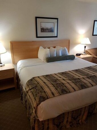 SureStay Plus Hotel by Best Western Coquitlam - Photo5