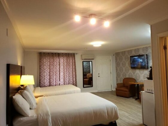 Regency Inn & Suites Cornwall