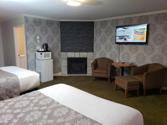 Regency Inn & Suites Cornwall - Photo3