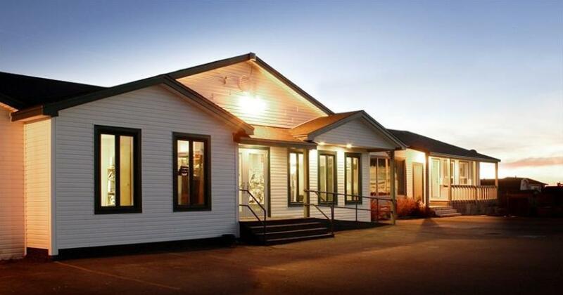 Shallow Bay Motel & Cabins Conference Centre - Photo2