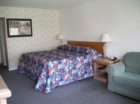 Hospitality Courtyard Inn - Photo5