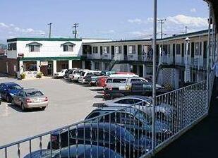Kootenay Country Inn - Photo2
