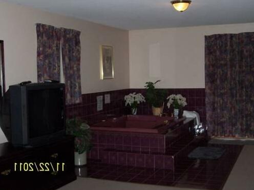 Model A Inn - Photo3