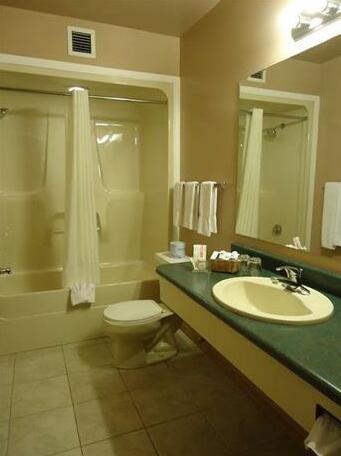 Canway Inn & Suites - Photo3
