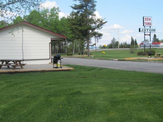 Hide Away Motel - Photo2