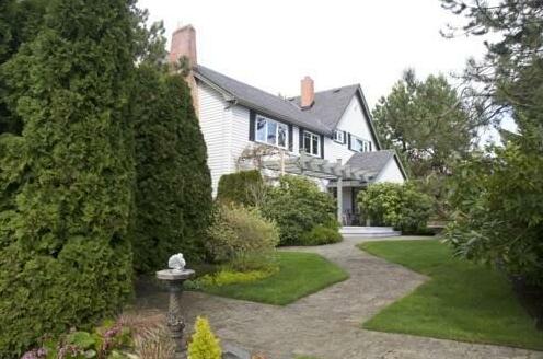 Birds of a Feather Cowichan Bed and Breakfast