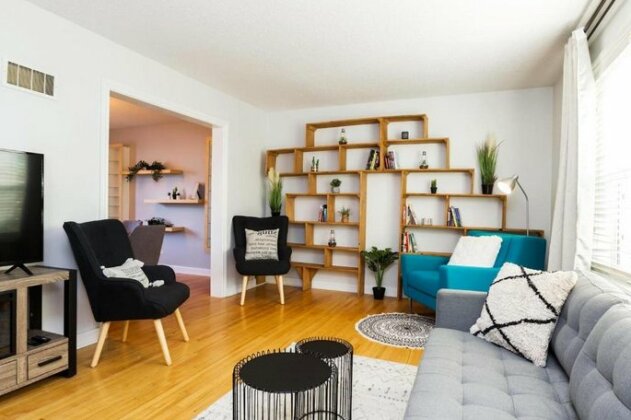 Bright Nordic Home - Complementary Netflix - Secure Garage Parking - 10 Mins to Downtown Core - Slee - Photo5