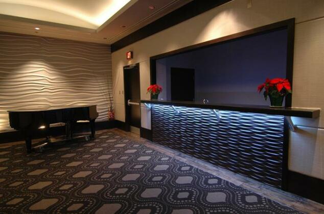 Delta Hotels by Marriott Edmonton Centre Suites - Photo2