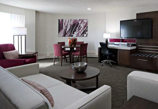 Delta Hotels by Marriott Edmonton South Conference Centre - Photo3