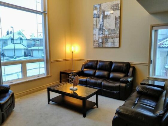 Gorgeous Home in Riverbend with Finished Basement - Photo2